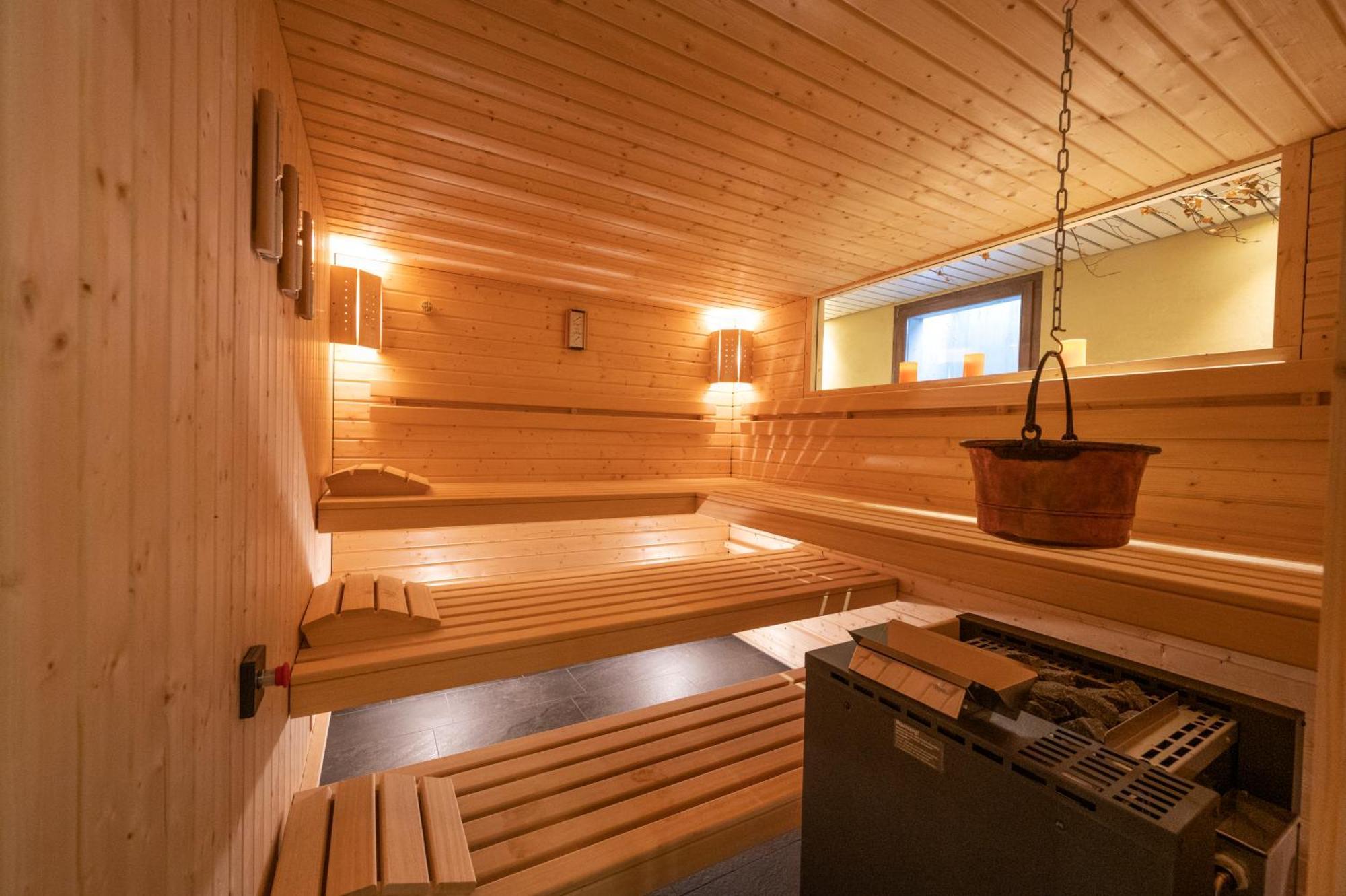 Toni'S Alpine Loft & Spa Kandersteg Exteriör bild